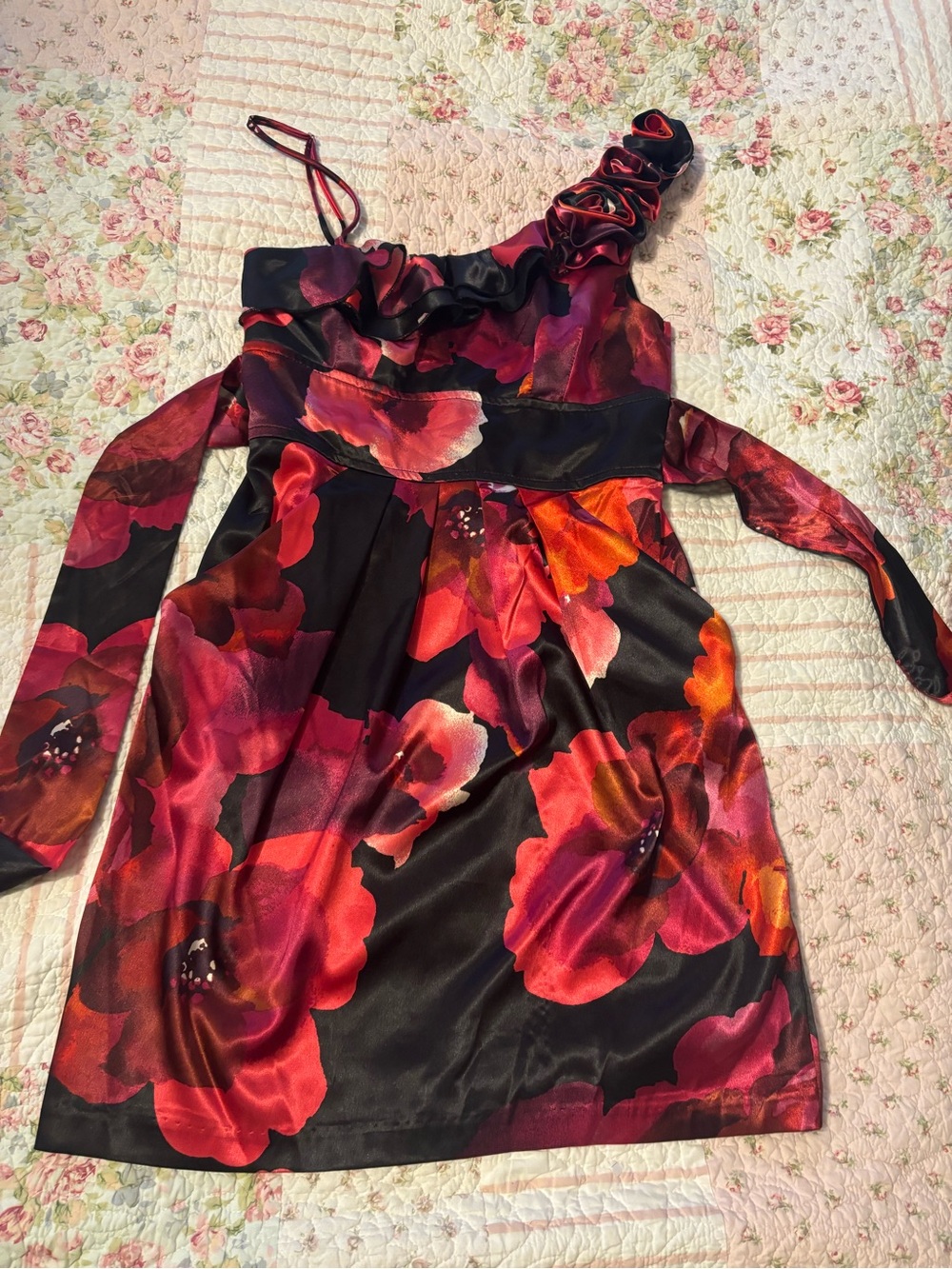 Speechless women’s One-Shoulder Floral Dress in Black with Red & Pink Blooms